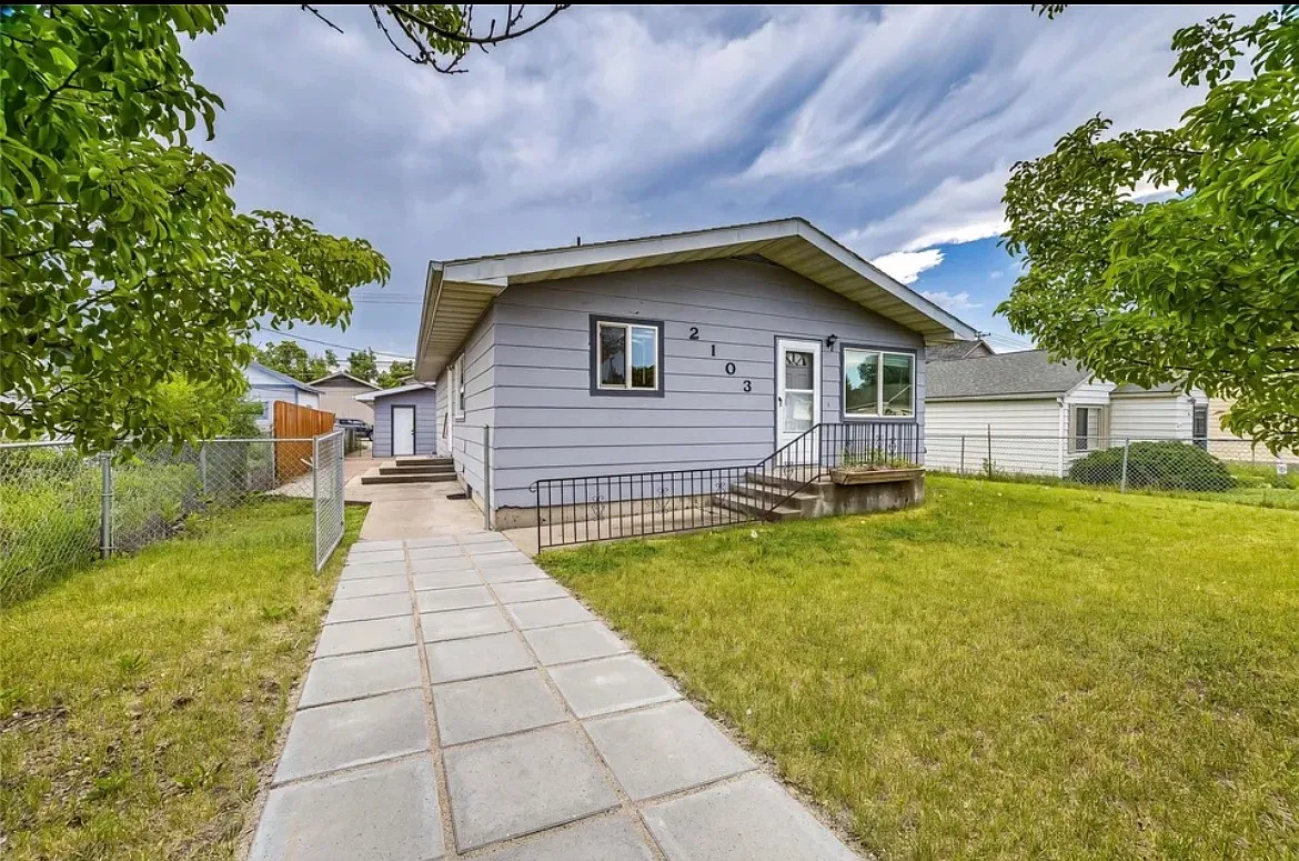 4 bed, 1920 sqft, $900 — Photo 1