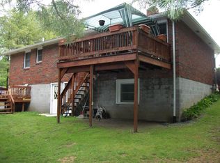 16 James Dr, Waterford, NY 12188