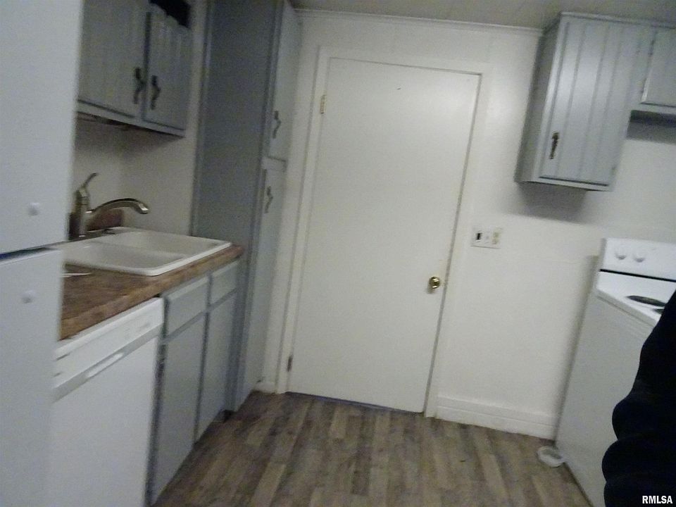 1616 Eastern Ave, Davenport, IA 52803 Zillow