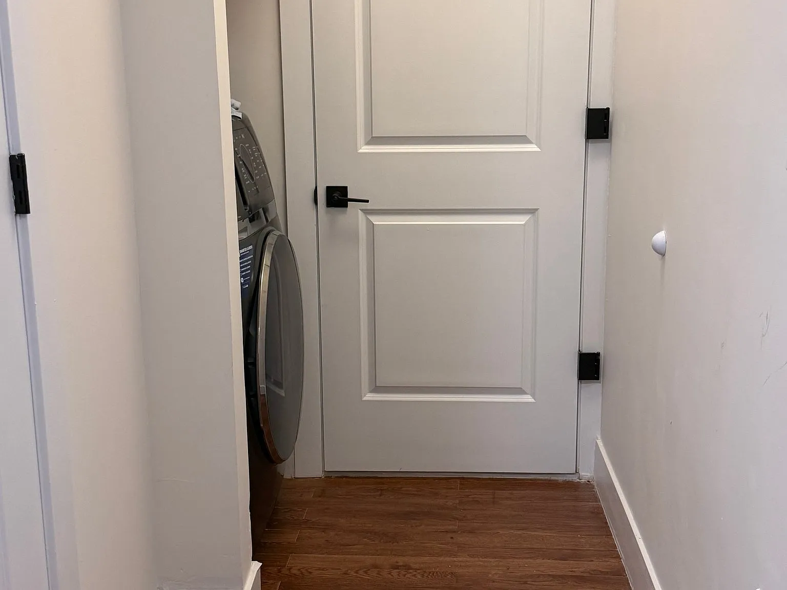 Modern 1-Bedroom Apartment Near Yale School of Medicine Lease Takeover — Photo 3
