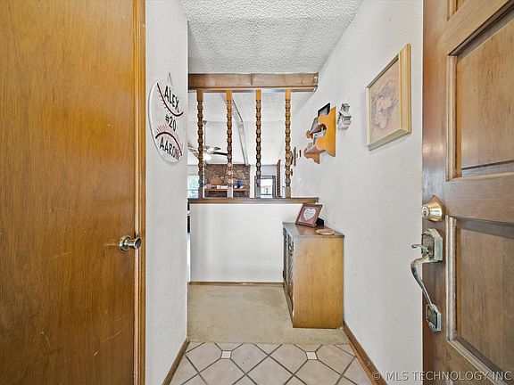 5th image of 552 E 135th St