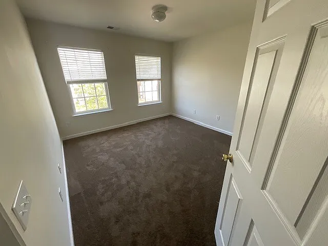 11715 Harsworth Ln — Photo 18