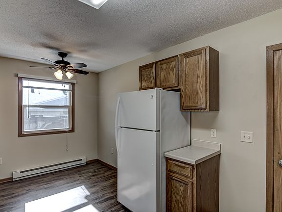 5th image of 2216 11th Ave E