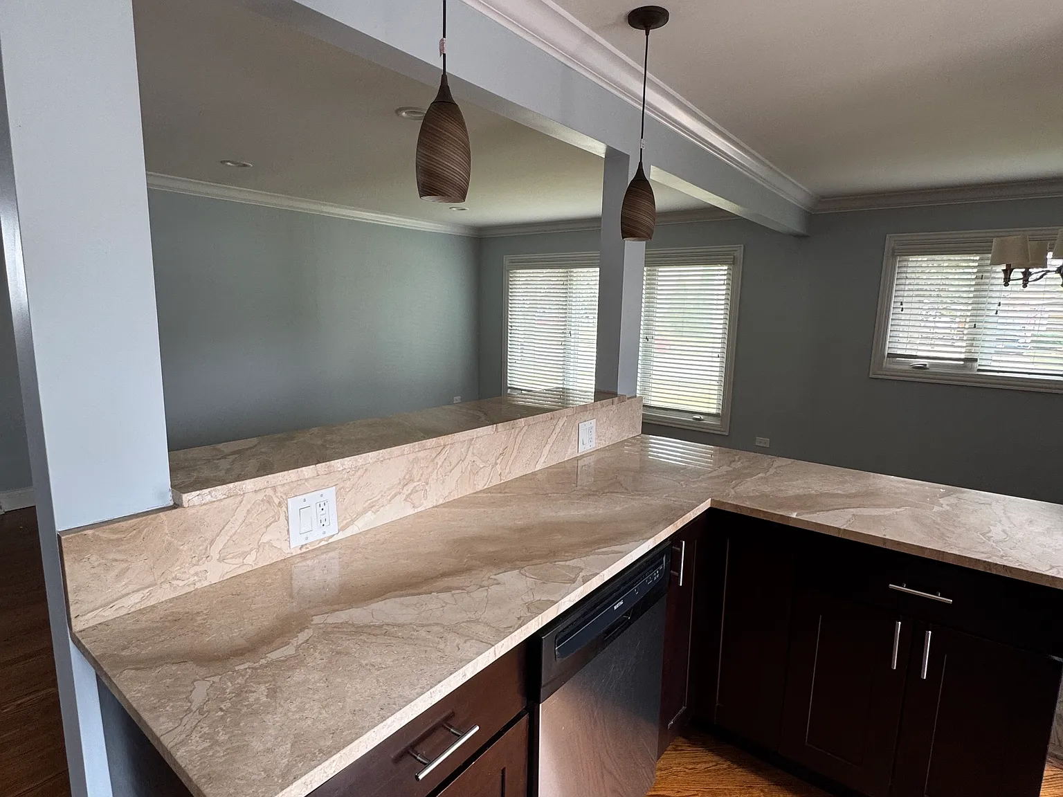 3 bed, 1275 sqft, $3,200 — Photo 3