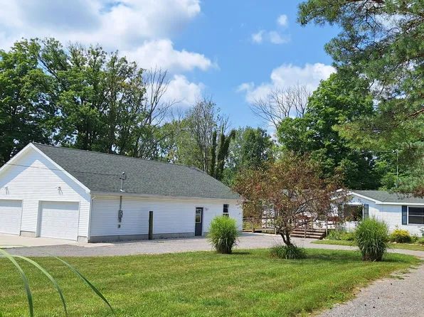 11311 S Warrens Way, Howard City, MI 49329