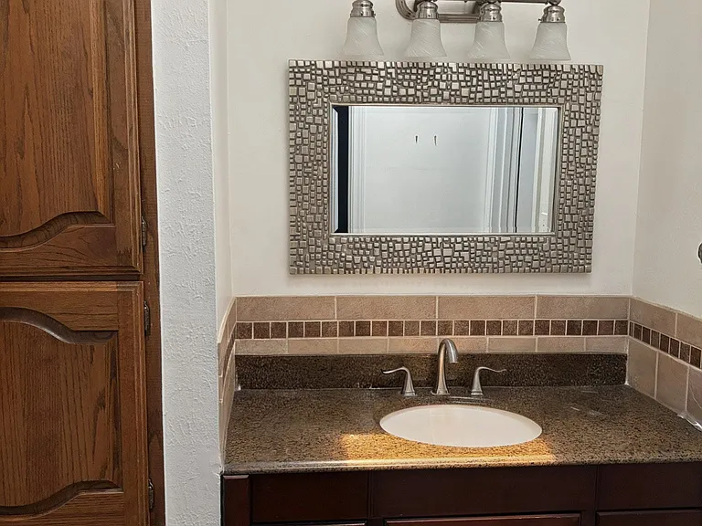 1536 McCoy St — Photo 10