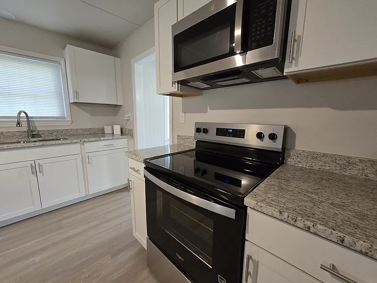 259 Wells St — Photo 9