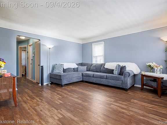 4th image of 1055 8th St