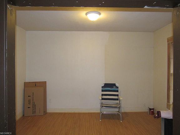 4th image of 1216 W 13th St
