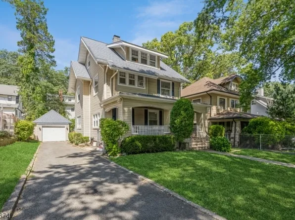 57 Fulton St, East Orange City, NJ 07017