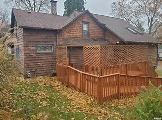 249 N Bluff Blvd, Clinton, IA 52732