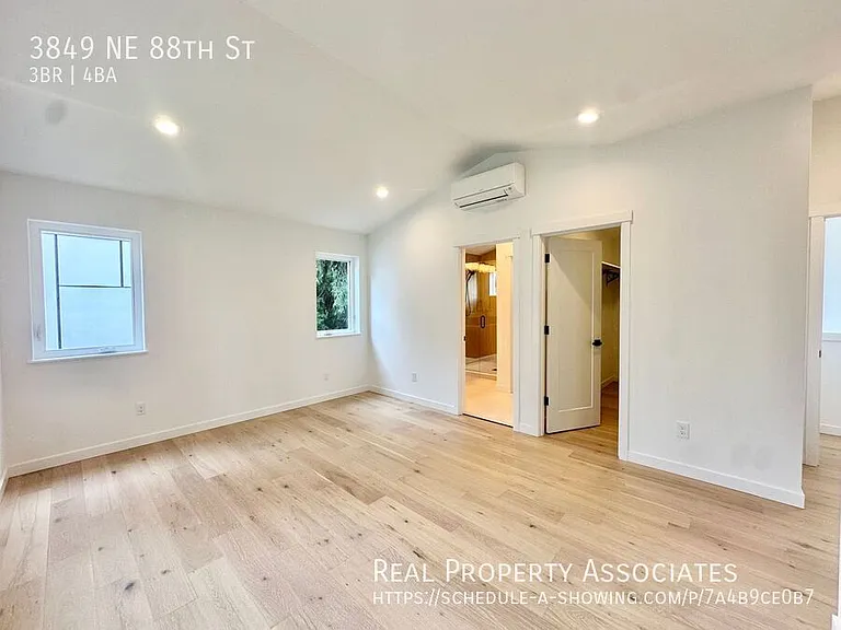 3849 NE 88th St — Photo 27