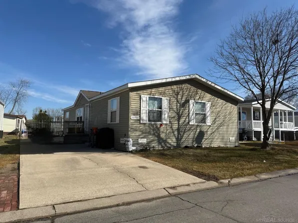 15359 Cartier Dr, Clinton Township, MI 48038