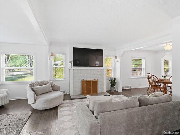 5th image of 1401 Midland Blvd