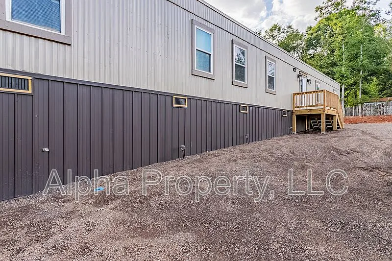 2 bed, 1.0 bath, 1100 sqft, $1,500 — Photo 3