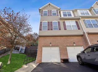 137 Conover Ter, Lebanon, NJ 08833