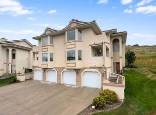 33 SE Canyon Ct W, Lethbridge, AB T1K6V1
