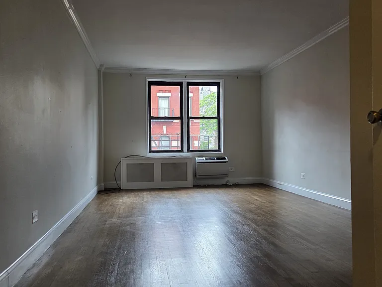 445 E 77th St #4L — Photo 1