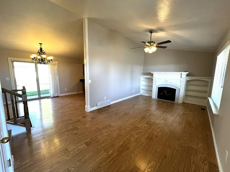676 E 3300 N — Photo 5