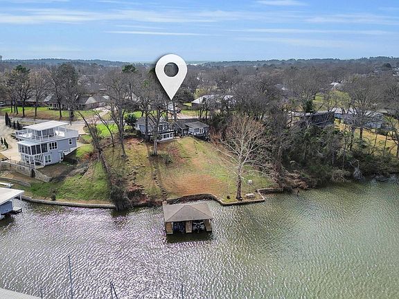 3rd image of 15434 Lakeside Dr