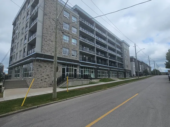 275 Larch St #F411, Waterloo, ON N2L 3R2