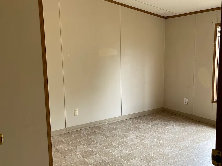 204 Newton St — Photo 7