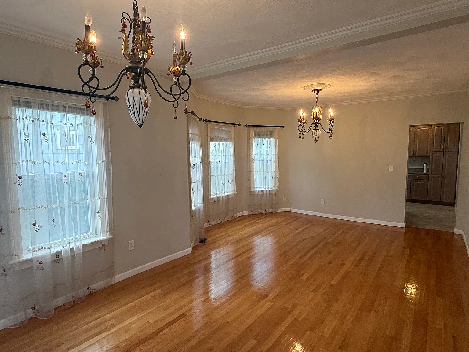 2 bed, 1251 sqft, $2,600 — Photo 3