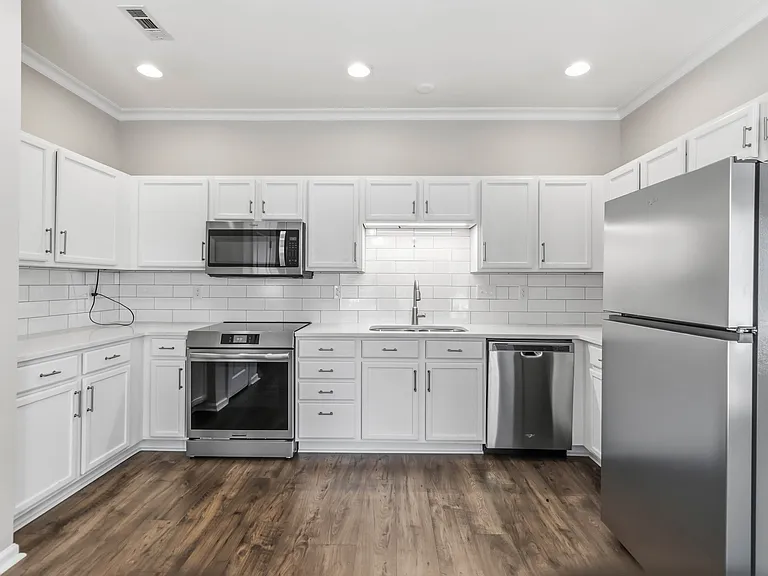 8710 Arrowhead Place Ln — Photo 9