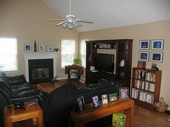 1st image of 4806 Woods Edge Dr