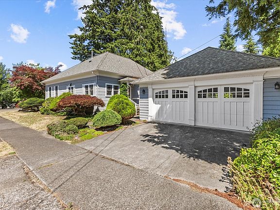 5th image of 403 N Macleod Avenue