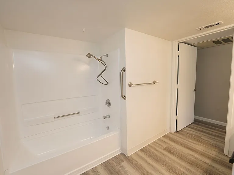 Walnut Grove Senior Apartments — Photo 9