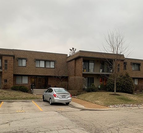 2nd image of 210 Old Oak Dr APT 265