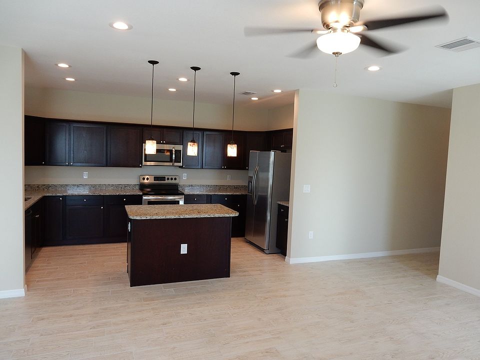 1st image of 300 W Henry St Unit 211