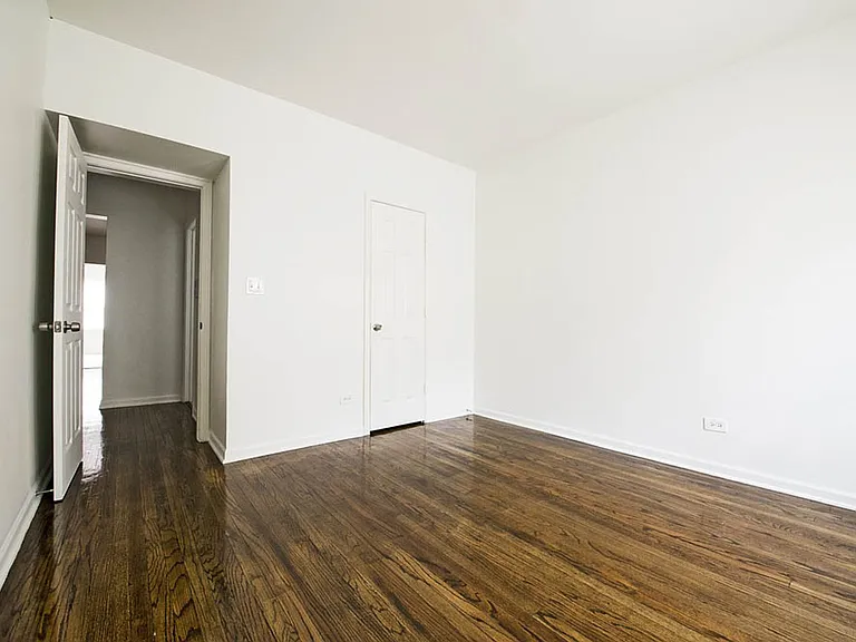 7752 S Cornell — Photo 9