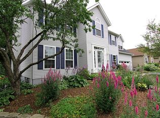 7321 Hampshire Dr NE, Cedar Rapids, IA 52402