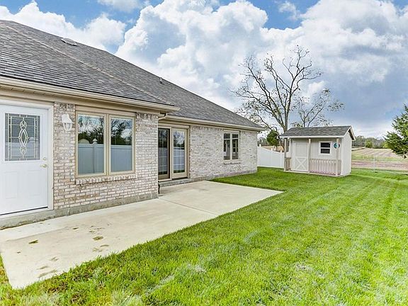 3rd image of 51 Country Ln