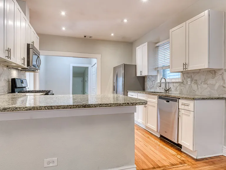 1932 W Huisache Ave — Photo 12