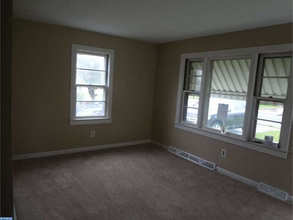 4th image of 648 Greenwood Ave