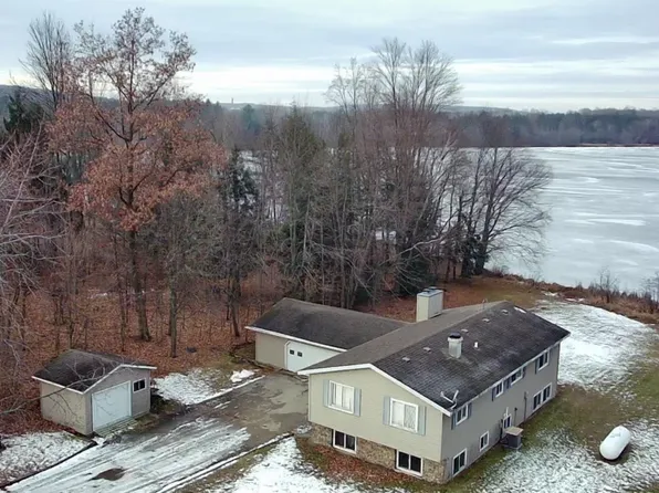 N7201 Sunset Dr, Gresham, WI 54128
