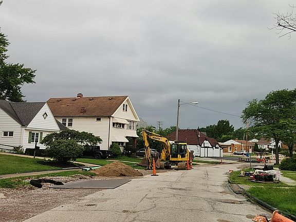 4th image of 6706 Laverne Ave