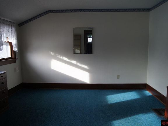 3rd image of 900 N Washington St