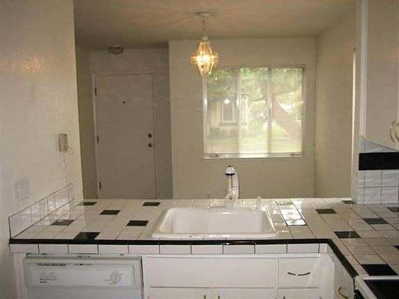 4th image of 1355 Terra Nova Blvd