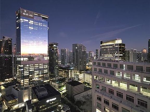 3rd image of 950 Brickell Bay Dr APT 3904