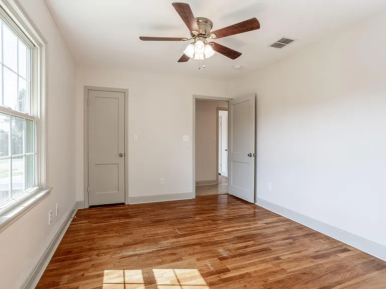 1517 Live Oak St — Photo 21