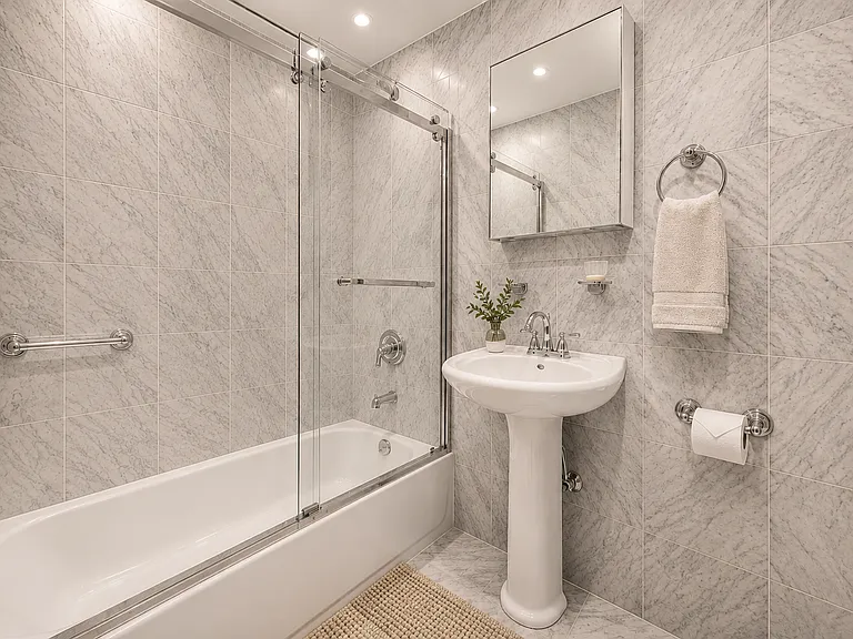 1007 Lexington Ave #1F — Photo 4