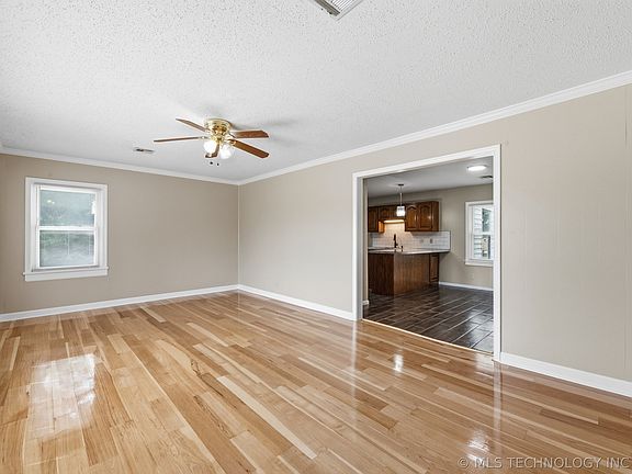 3rd image of 5311 E 32nd Pl