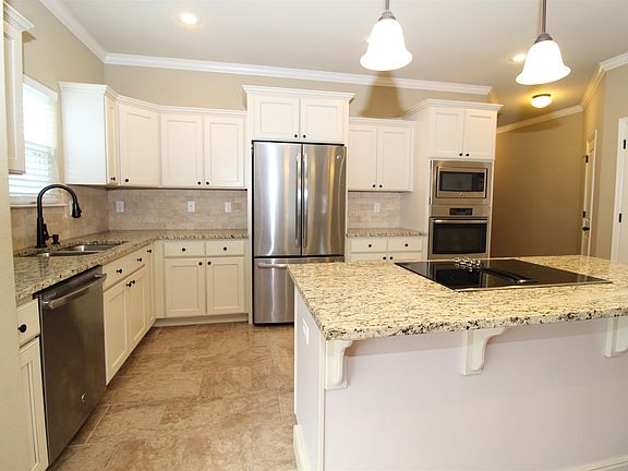 5th image of 656 N Longfellow Ln