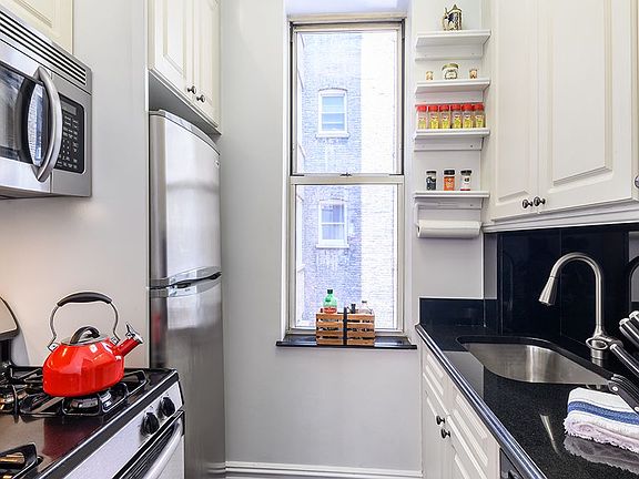 4th image of 306 W 100th St APT 56
