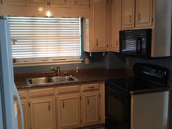 5th image of 119 Saint Clair Dr