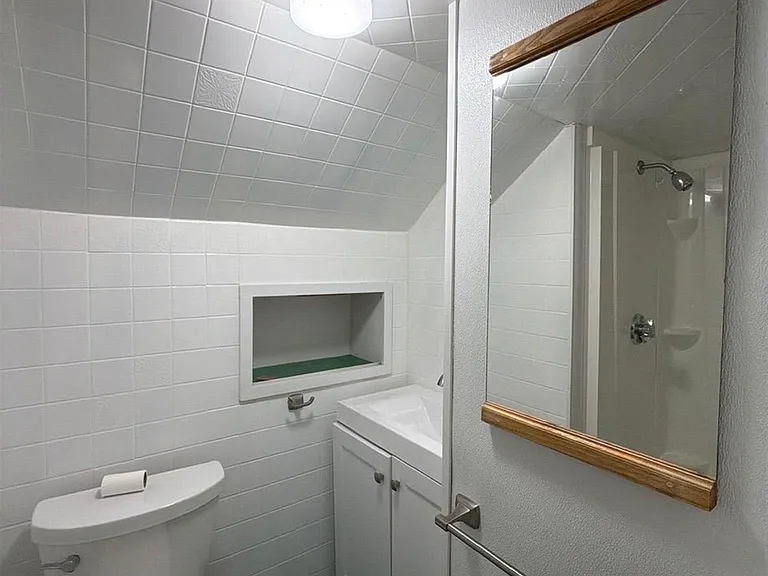 57 Clarendon Ave #1 — Photo 26